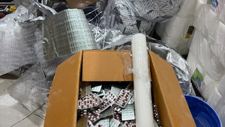 Mersin’de imalathaneye operasyonda 100 bin sentetik ecza hapı ele geçirildi