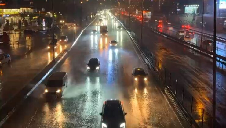 Meteoroloji uyarısının ardından İstanbul’da sağanak başladı, yollar göle döndü