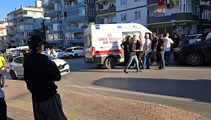 Mudanya’da kalp krizi geçiren servis minibüsü sürücüsü otomobille çarpışıp yaralandı