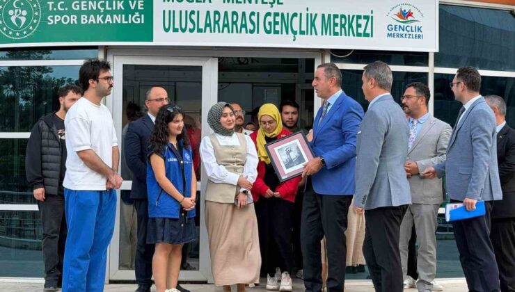 Muğla Vali Yardımcısı, Türkiye’de bir ilk olan Uzay ve Havacılık Atölyesi’ni inceledi