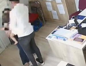 Muhtar, nefes borusuna şeker kaçan çocuğu Heimlich manevrasıyla kurtardı