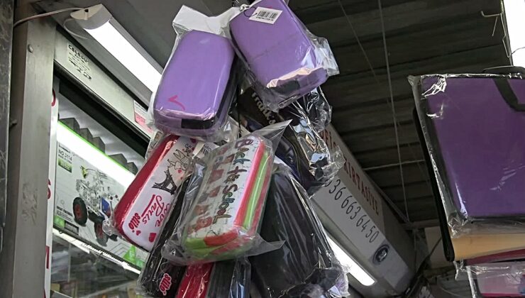 Okul alışverişinde zorlanan veliler dertli: Okul masrafı 10 bin lirayı geçiyor