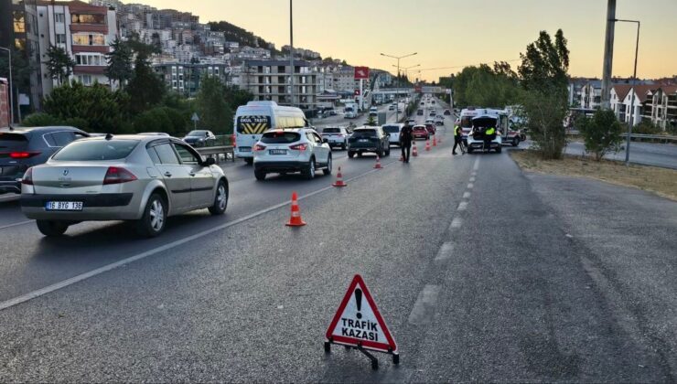 Otomobille çarpışan motosikletin sürücü yaralandı