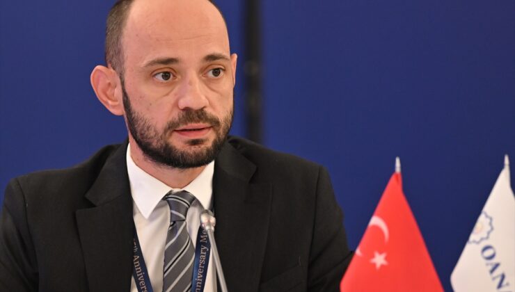 Rusya’da OANA forumunda medyada yapay zeka tartışıldı, AA deneyimini paylaştı