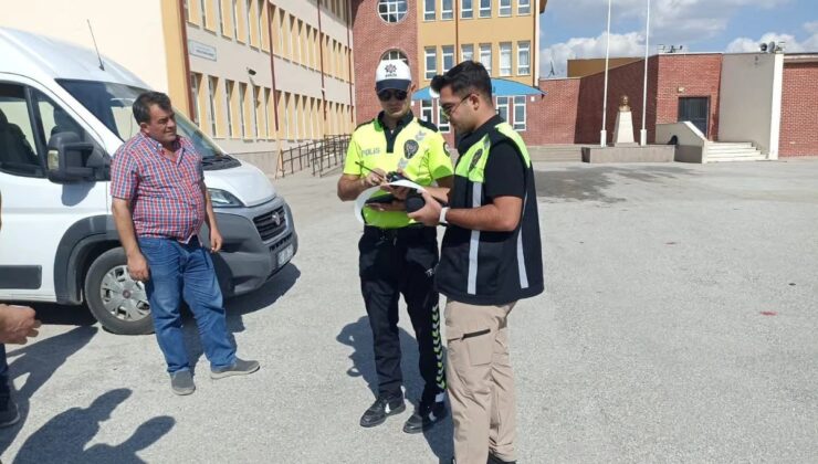 Sandıklı’da 17 okul servis minibüsü denetlendi, 157 kişi sorgulandı