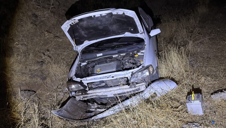 Şanlıurfa Siverek’te şarampole devrilen otomobilde 1’i çocuk 3 kişi yaralandı