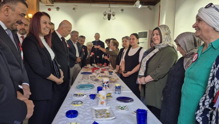 Şehit anneleri ve gazi eşlerinden seramik sergisi