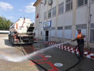 Siirt Belediyesi okullarda temizlik çalışması başlattı