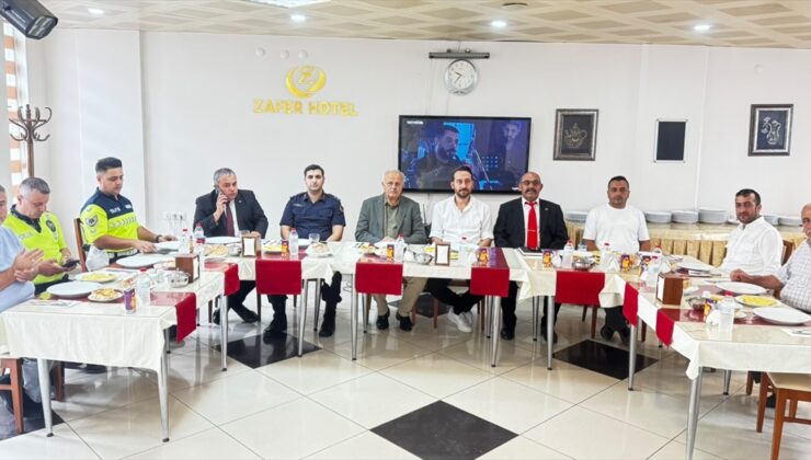 Sinop Boyabat’ta servis ve toplu taşıma sürücülerine trafik güvenliği eğitimi verildi