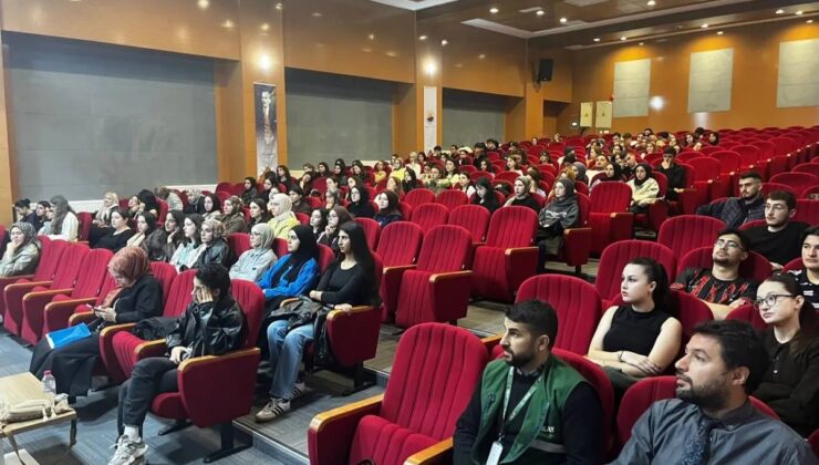 Sinop’ta üniversitelilere uyuşturucuyla mücadele ve UYUMA anlatıldı