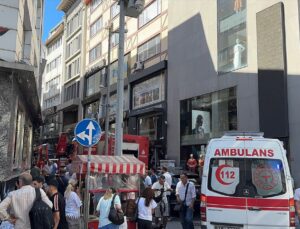 Şişli’de iş yeri yangınında birinci kattan atlayan kişi yaralandı