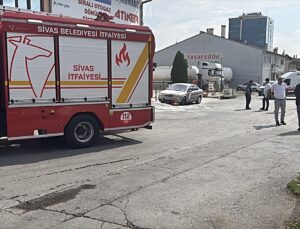 Sivas Gültepe’de LPG dönüşümü yapan iş yerindeki yangında 4 kişi yaralandı