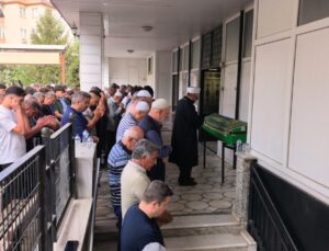TIR ile motosikletin çarpıştığı kazada ölen 2 kişi toprağa verildi
