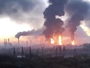Ukrayna, Rusya’nın başkenti Moskova’daki petrol rafinerisini vurdu