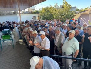 Usta oyuncuya büyük vefasızlık! Son yolculuğuna bir avuç insan uğurladı