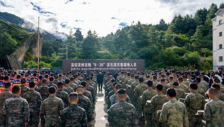 Xizang’da Heyelan Kurbanları İçin Anma Töreni Düzenlendi