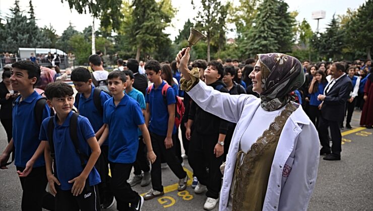Yeni eğitim öğretim yılının ilk ders zili çaldı