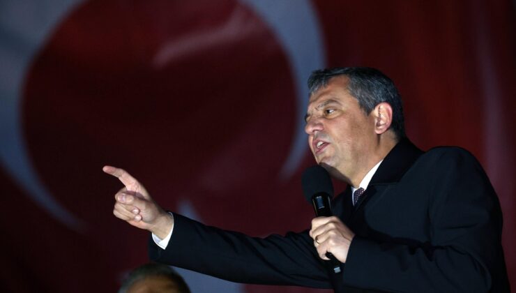 YENİ Parti Genel Başkanı Özgür Özel, Sakarya Zaferinin 105. yıl dönümünü kutladı