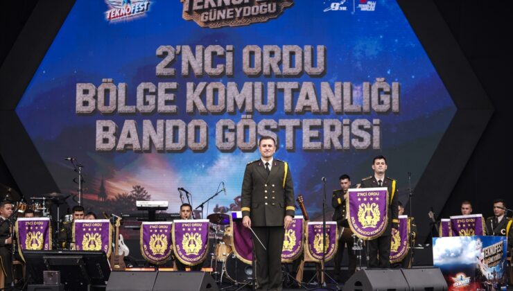 2. Ordu Bölge Komutanlığı Bando Takımı Şanlıurfa’da TEKNOFEST’te konser verdi