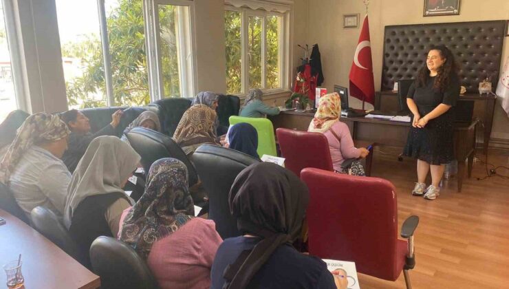 Adana Ceyhan’da engelli evde bakım ailelerine aile içi iletişim eğitimi verildi