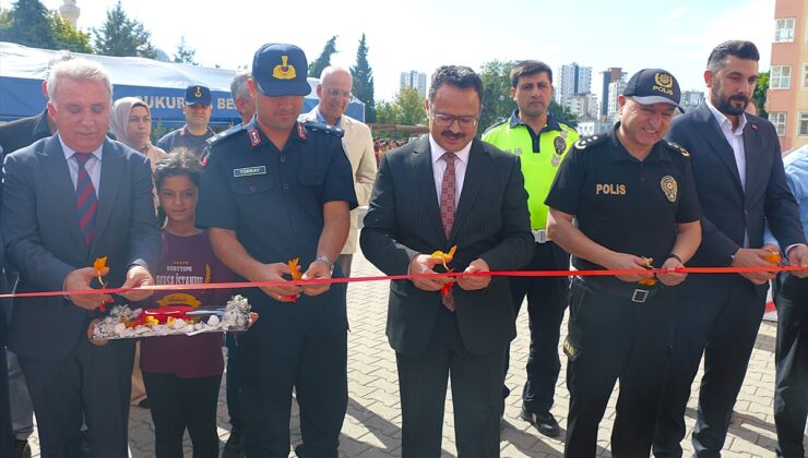 Adana Çukurova’da ilkokula yapılan Çocuk Trafik Eğitim Parkı törenle açıldı