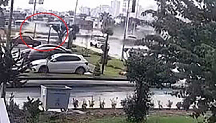 Adana’da direğe çarpan otomobilin sürücüsü eski AK Parti üyesi Aydın öldü, kaza kamerada