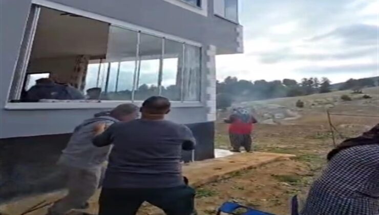 Adana’daki depreme mangal başında yakalandılar! Korku dolu anlar kamerada