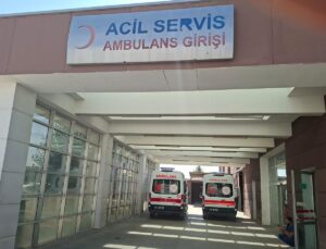 Adıyaman’da dengesini kaybederek merdiven boşluğuna düşen işçi ağır yaralandı