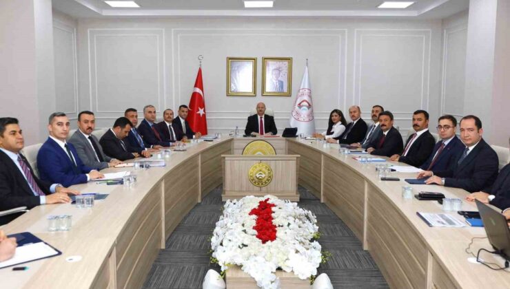 Adıyaman’da kamu hizmetleri toplantısı Vali Abdullah Küçük başkanlığında yapıldı