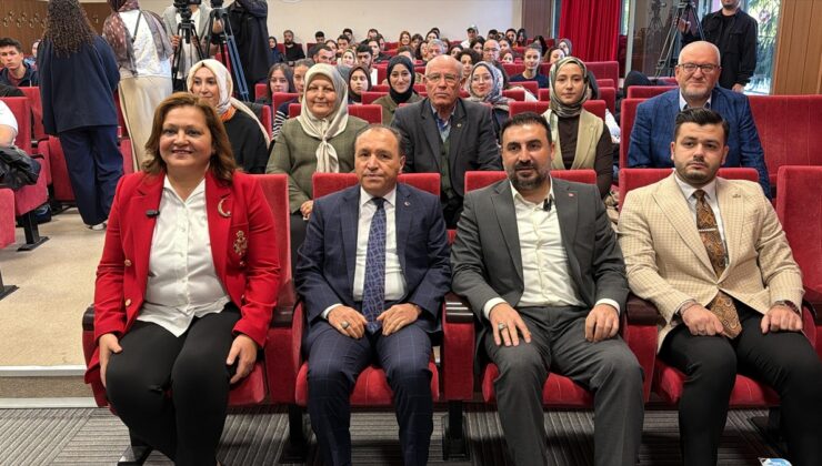 Afyonkarahisar Belediye Başkanı Köksal, Kampüs Hattı’nda öğrenci sorularını yanıtladı