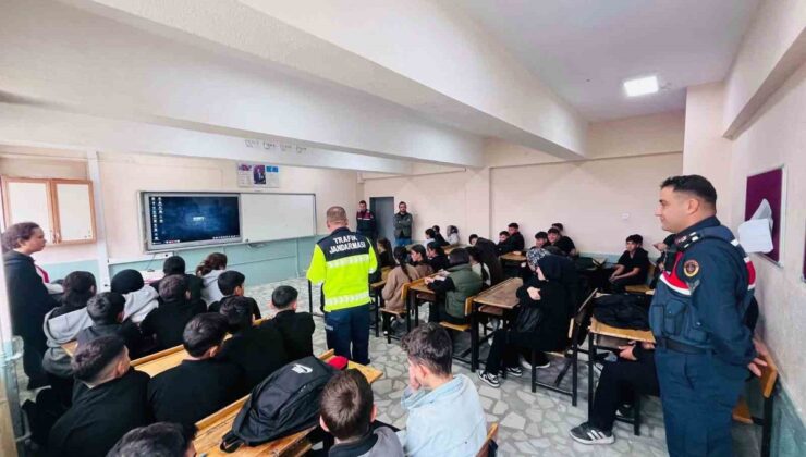 Afyonkarahisar Kocaöz’de Trafik Dedektifleri Projesi ile öğrencilere eğitim verildi