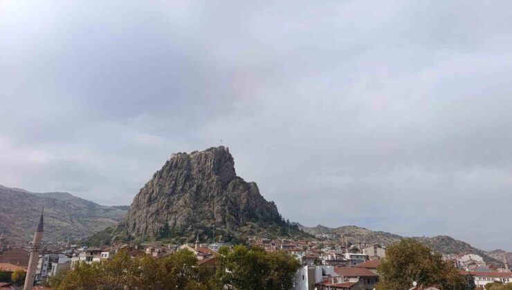 Afyonkarahisar’da gece geç saatlerde yağış, hafta boyu 8-18 derece bekleniyor