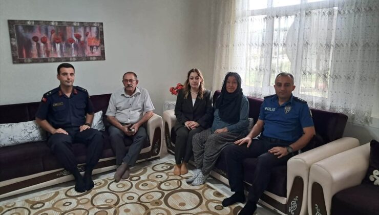Ağın Kaymakamı Tuğçe Yılmaz, Yaşlılar Günü’nde yaşlıları evlerinde ziyaret etti