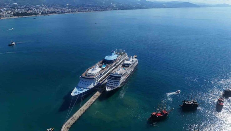 Alanya’ya iki kruvaziyerle 2 bin 400 turist geldi, gelenlerin çoğu İngiliz ve ABD’li