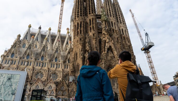 Albüm: Çinli turistler Ulusal Gün tatilinde Avrupa’ya yoğun ilgi gösterdi