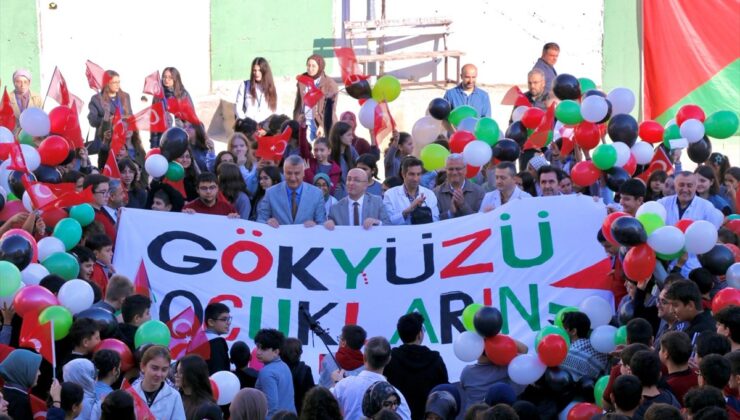 Amasya ve Tokat’ta öğrenciler Gazze’deki soykırımı balon ve şiirlerle protesto etti