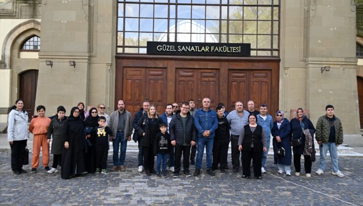Anadoluyuz Biz Projesi’yle İstanbul Çatalca’dan gelen engelli gençler Edirne’yi gezdi