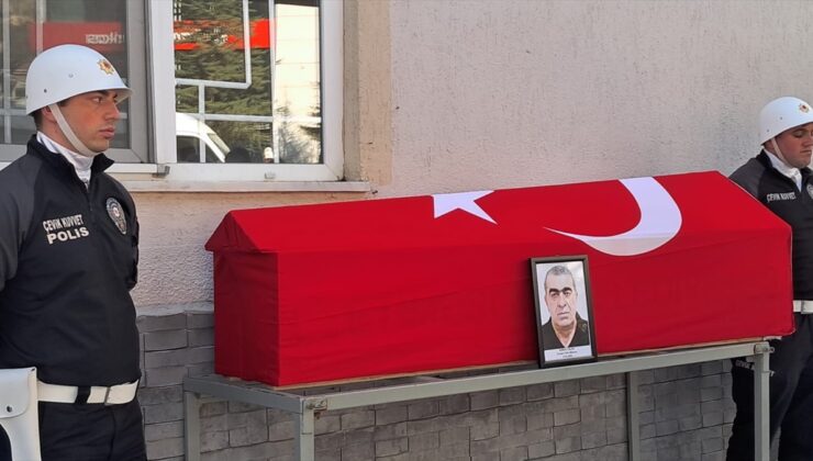 Artvin Ardanuç’ta kalp kriziyle ölen emekli özel harekat polisi Yalçın defnedildi