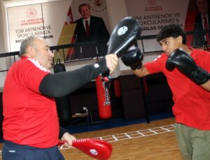 Avrupa 3’üncüsü milli boksör Furkan Avar, Karadağ’da dünya şampiyonluğunu hedefliyor