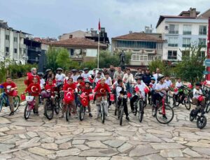 Aydın Bozdoğan’da 29 Ekim bisiklet kortejinde öğrenciler pedal çevirdi