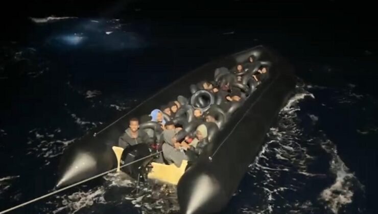 Aydın Didim’de lastik bottaki 4’ü çocuk 34 kaçak göçmeni Sahil Güvenlik yakaladı