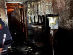 Aydın Karacasu’da eşi ve oğlu ölen yangının yaralısı İzmir’de yaşamını yitirdi