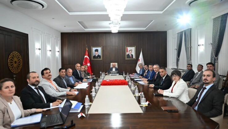 Aydın’da turizm sektörü toplantısı Vali Osman Varol başkanlığında yapıldı