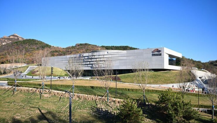 Badaling’deki Çin Seddi Müzesi yenilenerek cumartesi yeniden ziyarete açıldı