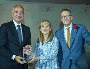 Bakan Ersoy, Malta’da WTTC Global Champion ödülünün Türkiye’ye verildiğini açıkladı