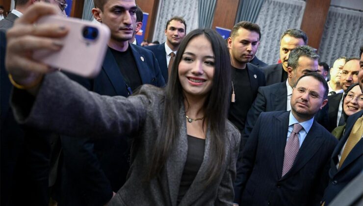 Bakan Gürlek’ten gençlere mesaj: Çetelerin eline bırakılmayacak kadar değerlisiniz