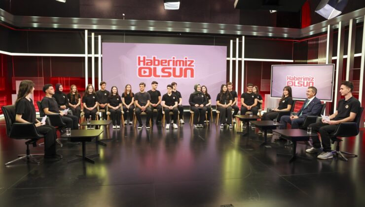 Bakan Tekin, Haberimiz Olsun projesinin pilot okulunda öğrenci sorularını yanıtladı