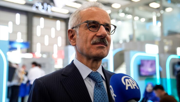 Bakan Uraloğlu, Türksat 7A sözleşmesinin muhtemelen kasımda tamamlanacağını söyledi