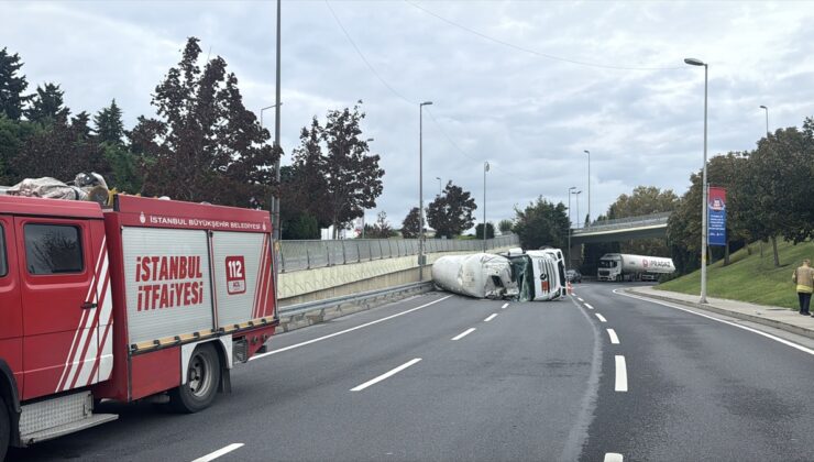 Bakırköy’de LNG yüklü tanker devrildi, sürücü yaralandı ve cadde trafiğe kapatıldı