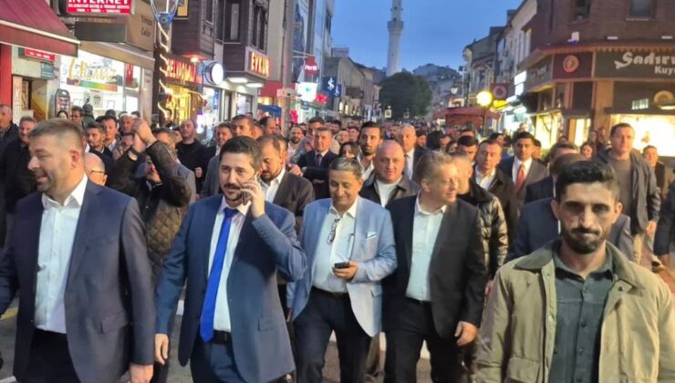 Bartın TSO seçimini 683 oyla kazanan Onur Aldatmaz, zaferi yürüyerek kutladı